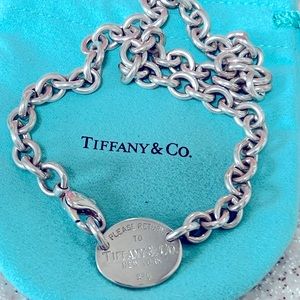 Tiffany and Co. Return to Tiffany oval tag necklace